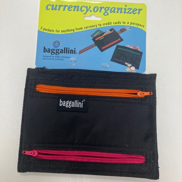Currency organizer. Five packets for everything to use when traveling. - Picture 1 of 8